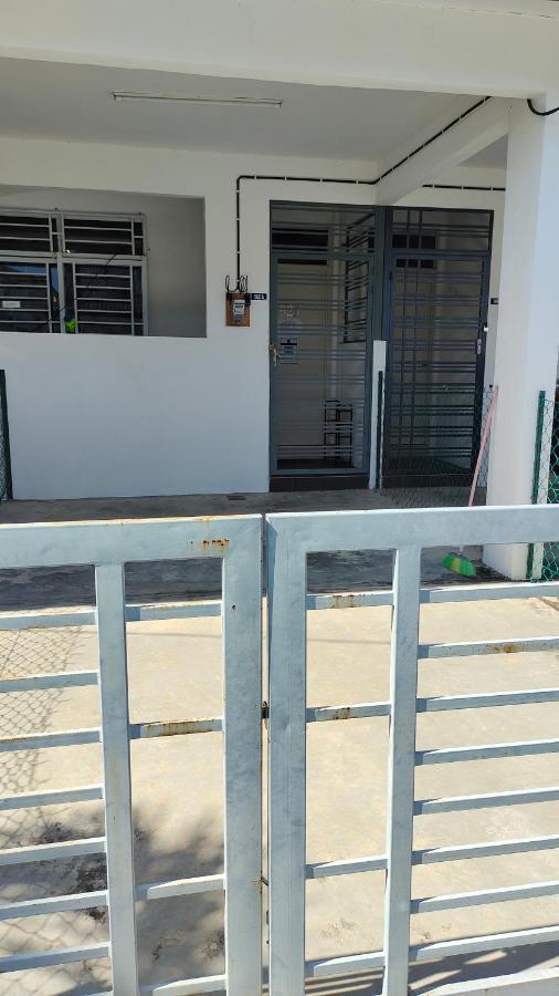 Dadide Guesthouse Alor Gajah Luaran gambar